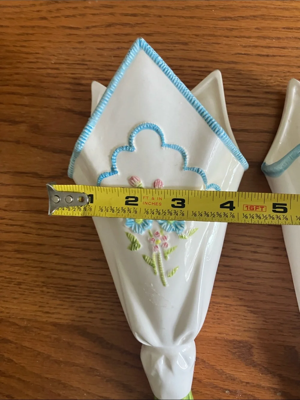 Cottagecore vintage set 2 wall pocket floral vases handkerchief look EUC